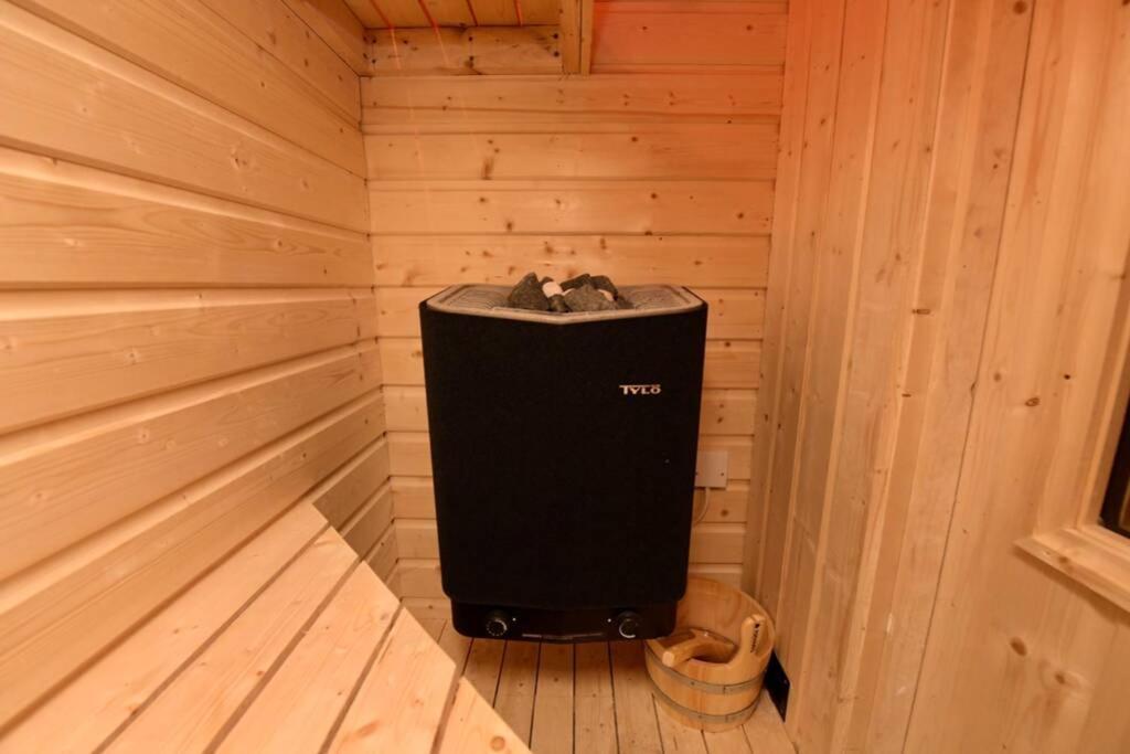 Flanders Loft Luxury Apartment With Sauna Dungiven Dış mekan fotoğraf